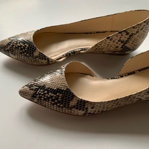 NWT - NW Snake skin flat!